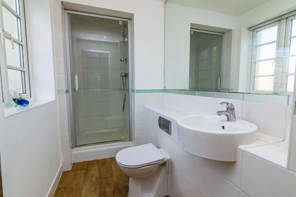 Apartment With Balcony And Two Bedrooms