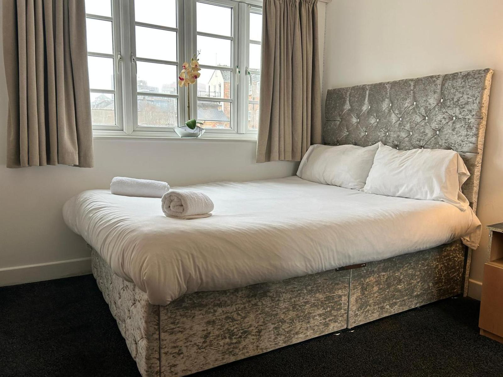 Апартаменты With Balcony And Two Bedrooms *